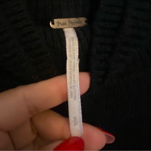 Free People Afterglow mock neck black oversized sweater Small Style # OB982299 - Picture 3 of 10